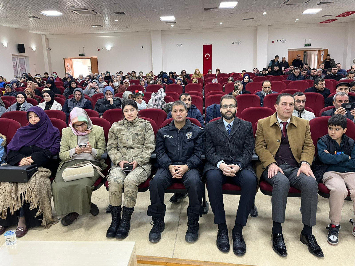 Adilcevaz Müftülüğü Tarafından Kanayan Yaramız Filistin Programı düzenlendi 