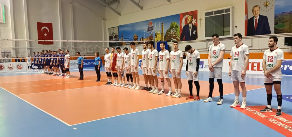 Galatasaray HDİ Erkekler Voleybol takımı Adilcevaz'da Türşad'a 3-1 Mağlup oldu 